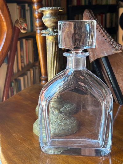 Elegante Bottiglia da liquore con tappo in cristallo.