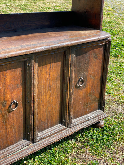 Credenza con piattaia arte povera