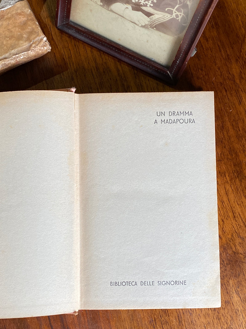 Libro Un dramma a Madapoura, Delly 1952
