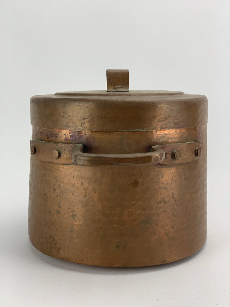 Pentola con coperchio in rame vintage