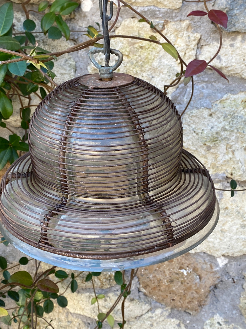 Lampadario a cappello