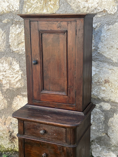Mobiletto Arte povera anta e cassetti