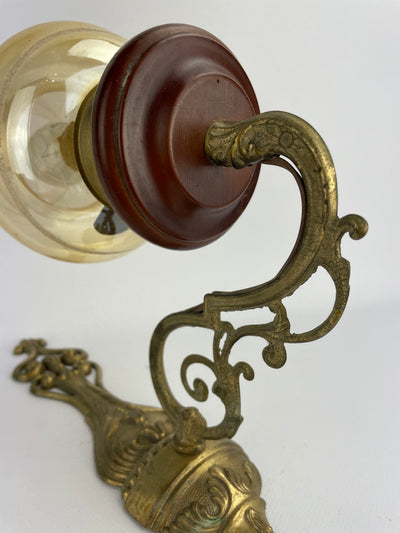 Coppia di Applique in ottone con coppa in vetro