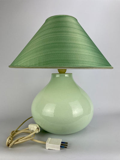 Lampada da tavolo verde pastello