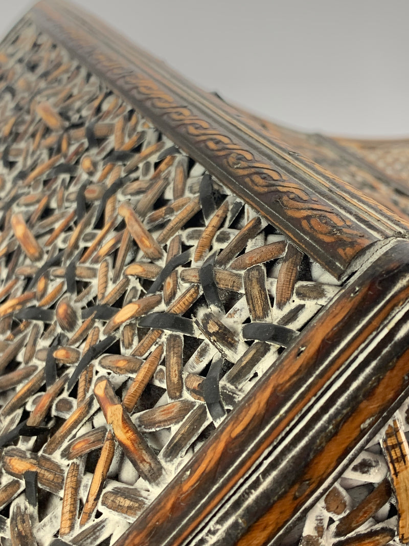 Baule indiano in legno e vimini