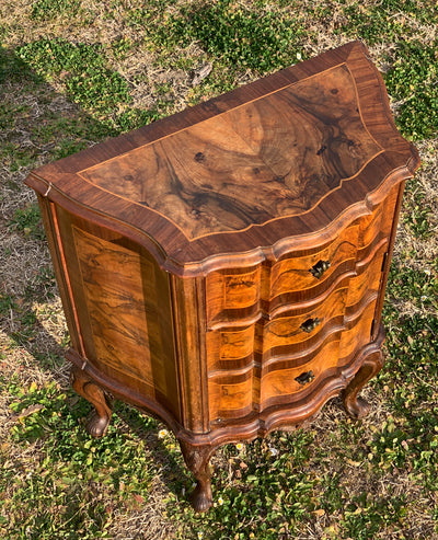 Comodino stile chippendale