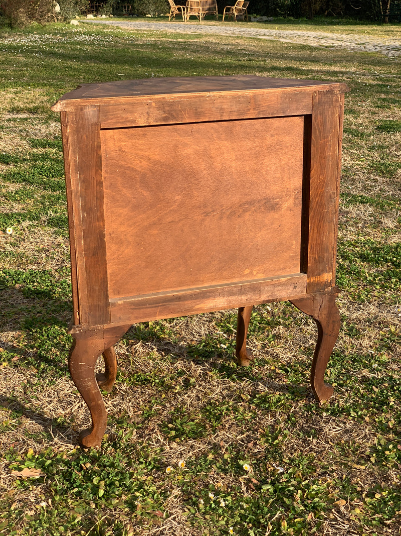 Comodino stile chippendale