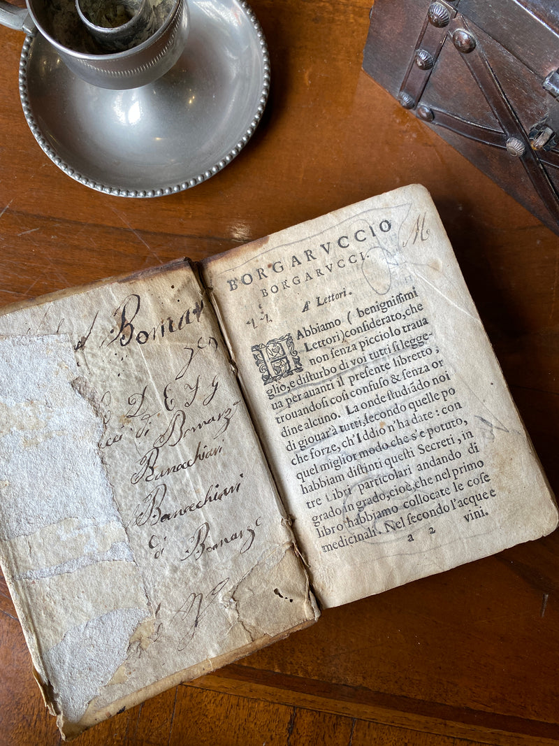 Libro- Secreti diuersi e miracolosi di G. Falloppio Editore Gio. Battista Vsso Venezia XVII secolo.