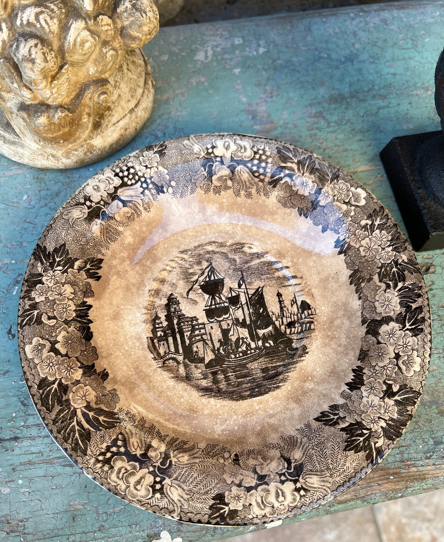 Piatto da parete inglese, Wedgwood prodotto nel 900.