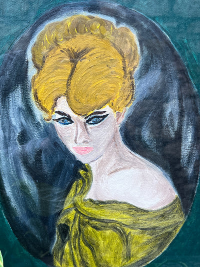 Ritratto di signora della seconda metà del Novecento con cornice dorata.  Misure: 42,5x53 cm con cornice