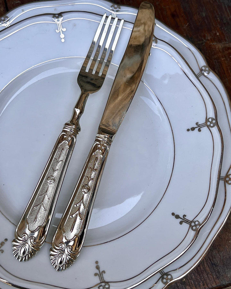 Servizio di posate vintage da dolce per dieci persone. con manico in argento 800.  Composto da forchettina e coltello.