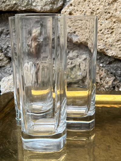 Set di dieci bicchieri da bibita in vetro, prodotti in Italia e firmati Luigi Bormioli. 
