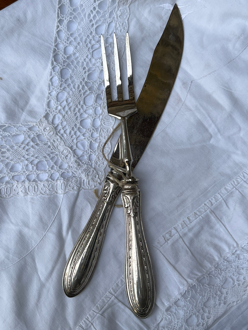 Set Posate da arrosto con manico lavorato e punzone argento 800.