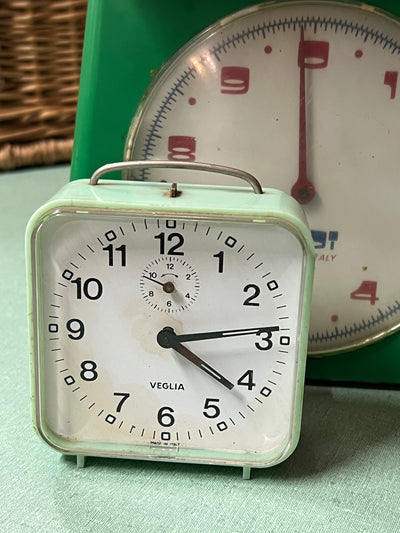 Sveglia Orologio da tavolo verde pastello firmato Veglia vintage. 